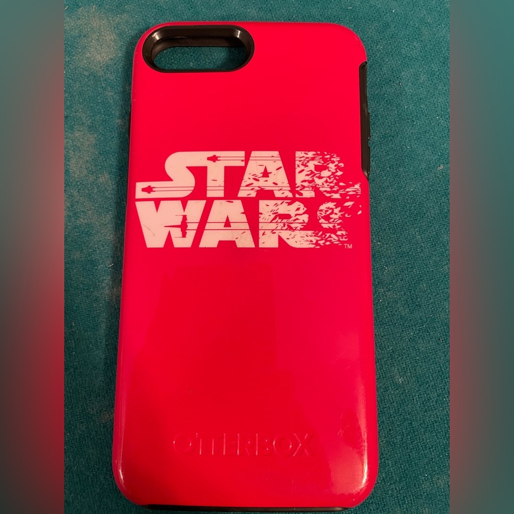 iPhone Otterbox Star Wars red case SE Star Wars written in‎ white lettering